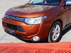 2013 2.4L CVT 四驱豪华导航版 7座