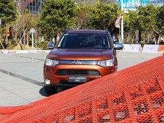 2013 2.4L CVT 四驱豪华导航版 7座