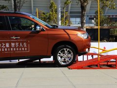 2013 2.4L CVT 四驱豪华导航版 7座