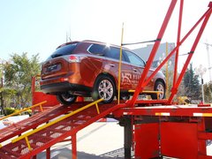 2013 2.4L CVT 四驱豪华导航版 7座