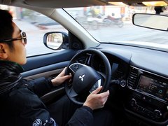 2013 2.4L CVT 四驱豪华导航版 7座