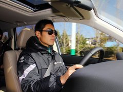 2013 2.4L CVT 四驱豪华导航版 7座