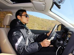 2013 2.4L CVT 四驱豪华导航版 7座