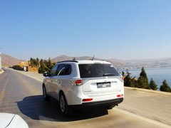 2013 2.4L CVT 四驱豪华导航版 7座