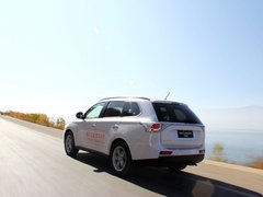 2013 2.4L CVT 四驱豪华导航版 7座