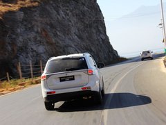 2013 2.4L CVT 四驱豪华导航版 7座
