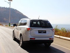 2013 2.4L CVT 四驱豪华导航版 7座