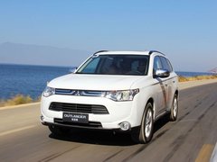 2013 2.4L CVT 四驱豪华导航版 7座