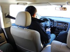 2013 2.4L CVT 四驱豪华导航版 7座