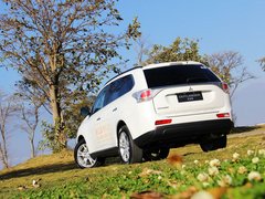 2013 2.4L CVT 四驱豪华导航版 7座