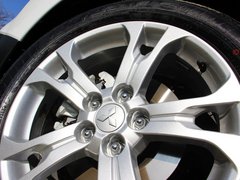 2013 2.4L CVT 四驱豪华导航版 7座