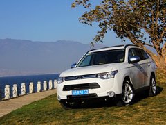 2013 2.4L CVT 四驱豪华导航版 7座