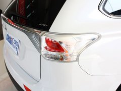 2013 2.4L CVT 四驱豪华导航版 7座