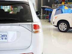 2013 2.4L CVT 四驱豪华导航版 7座