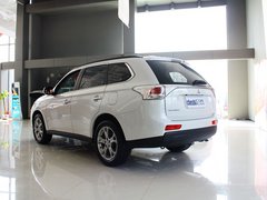2013 2.4L CVT 四驱豪华导航版 7座