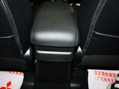2013 2.4L CVT 四驱豪华导航版 7座