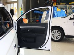 2013 2.4L CVT 四驱豪华导航版 7座