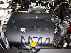 2013 2.4L CVT 四驱豪华导航版 7座
