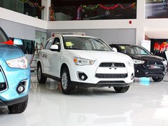 2013 2.4L CVT 四驱豪华导航版 7座