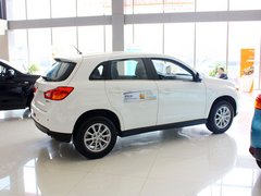 2013 2.4L CVT 四驱豪华导航版 7座