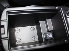 2013 2.4L CVT 四驱豪华导航版 7座