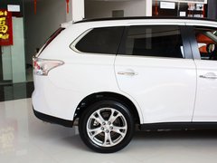 2013 2.4L CVT 四驱豪华导航版 7座