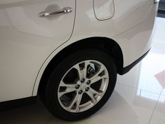 2013 2.4L CVT 四驱豪华导航版 7座