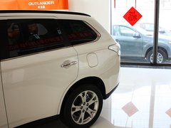 2013 2.4L CVT 四驱豪华导航版 7座