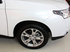 2013 2.4L CVT 四驱豪华导航版 7座