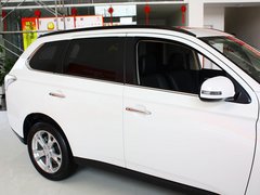2013 2.4L CVT 四驱豪华导航版 7座