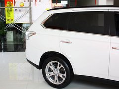 2013 2.4L CVT 四驱豪华导航版 7座