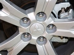 2013 2.4L CVT 四驱豪华导航版 7座