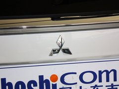 2013 2.4L CVT 四驱豪华导航版 7座