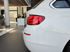 2013 530i 3.0L 领先型旅行版