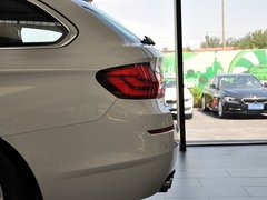2013 530i 3.0L 领先型旅行版