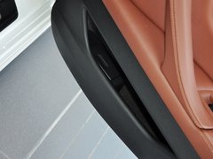 2013 530i 3.0L 领先型旅行版