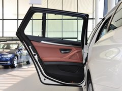 2013 530i 3.0L 领先型旅行版