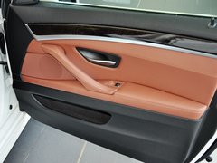 2013 530i 3.0L 领先型旅行版