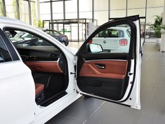 2013 530i 3.0L 领先型旅行版