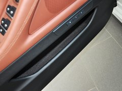 2013 530i 3.0L 领先型旅行版