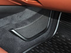 2013 530i 3.0L 领先型旅行版