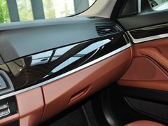 2013 530i 3.0L 领先型旅行版