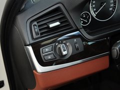 2013 530i 3.0L 领先型旅行版