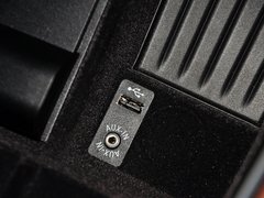 2013 530i 3.0L 领先型旅行版