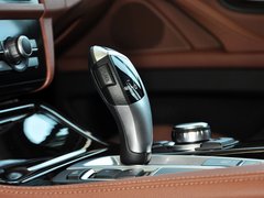 2013 530i 3.0L 领先型旅行版