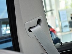 2013 530i 3.0L 领先型旅行版