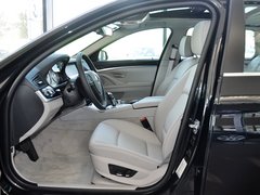 2013 530i 3.0L 领先型旅行版
