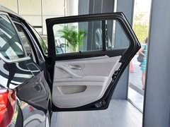 2013 530i 3.0L 领先型旅行版