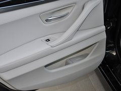 2013 530i 3.0L 领先型旅行版