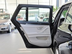 2013 530i 3.0L 领先型旅行版